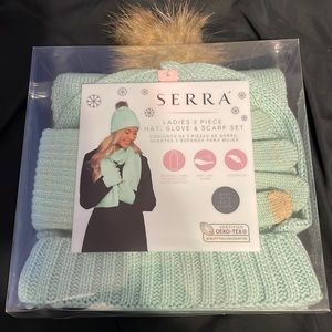 Serra Mint colored Hat/Glove/Scarf set